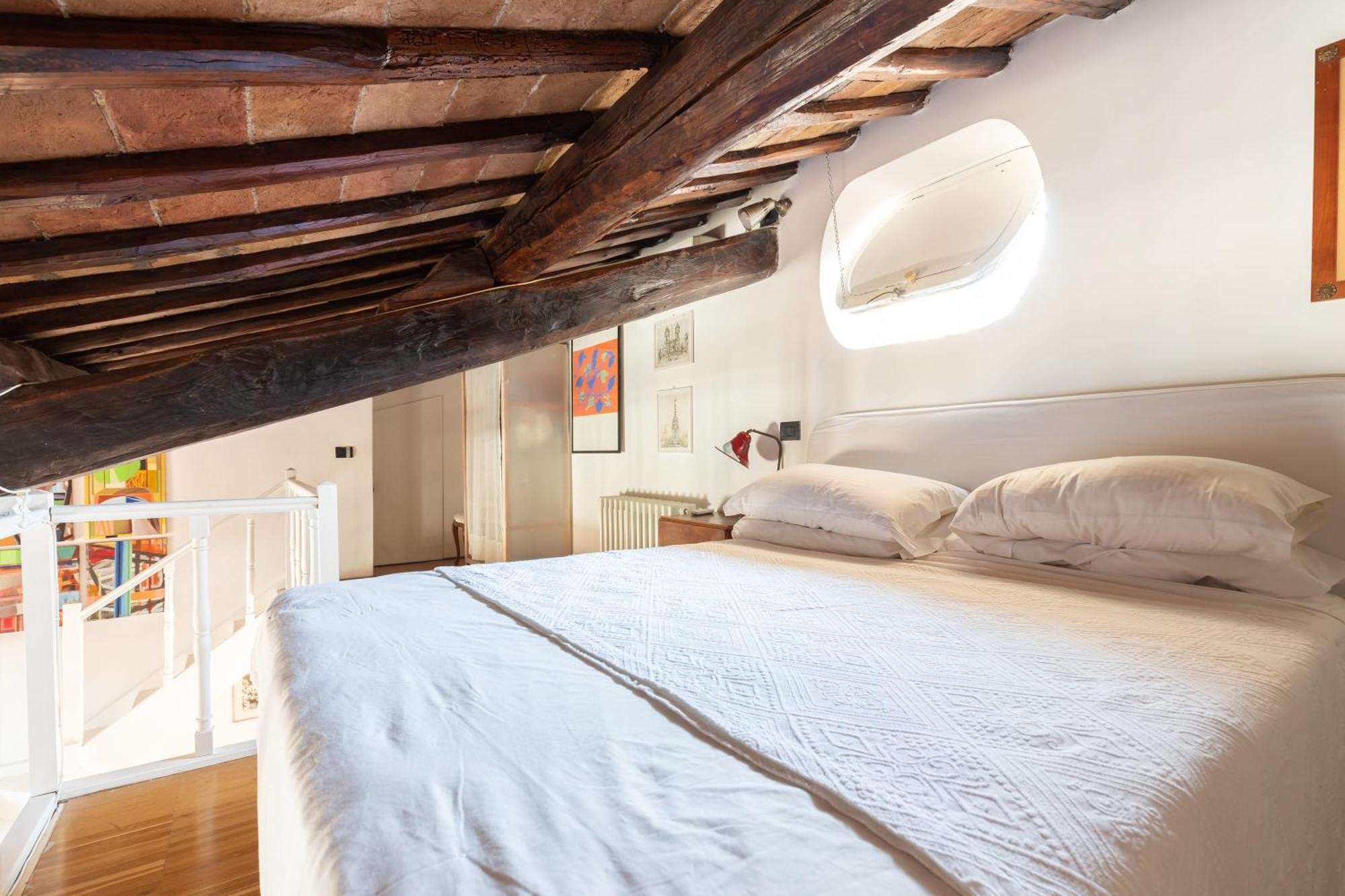 Apartment Farnese Stunning Penthouse | Romeloft