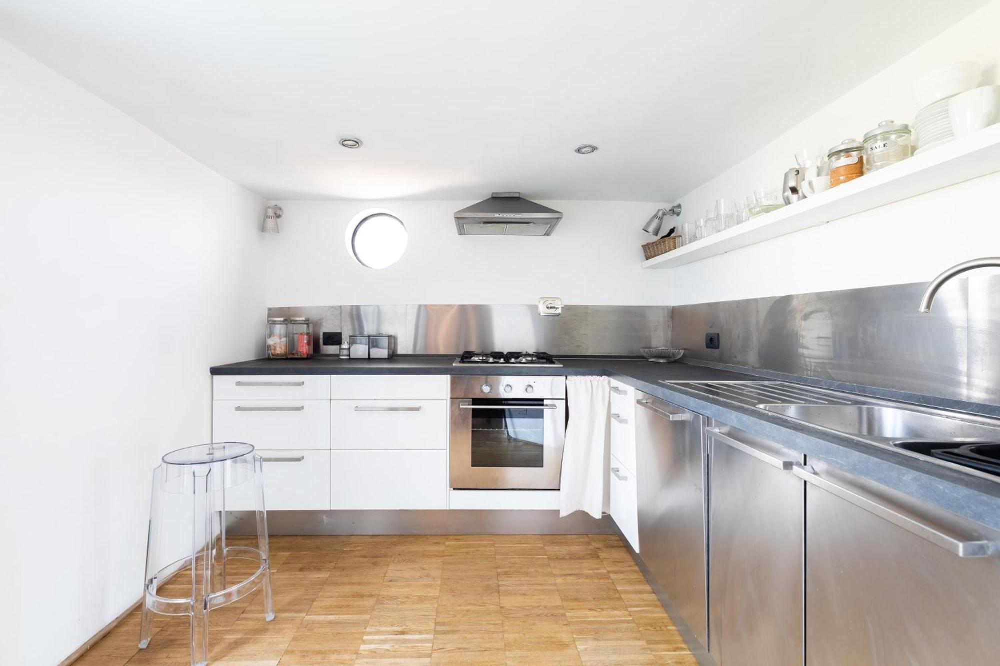 Farnese Stunning Penthouse | Romeloft Apartment
