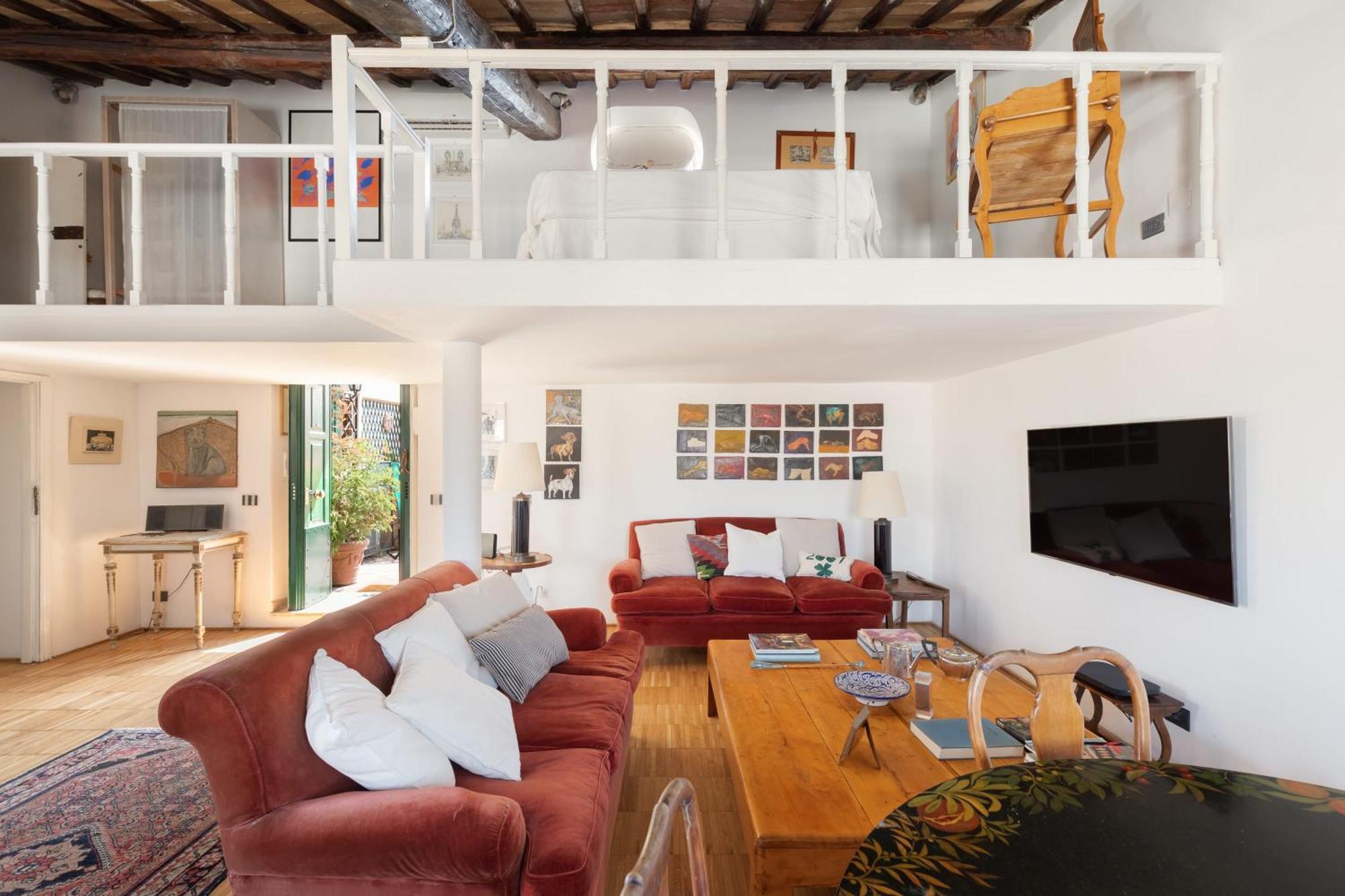 Farnese Stunning Penthouse | Romeloft *