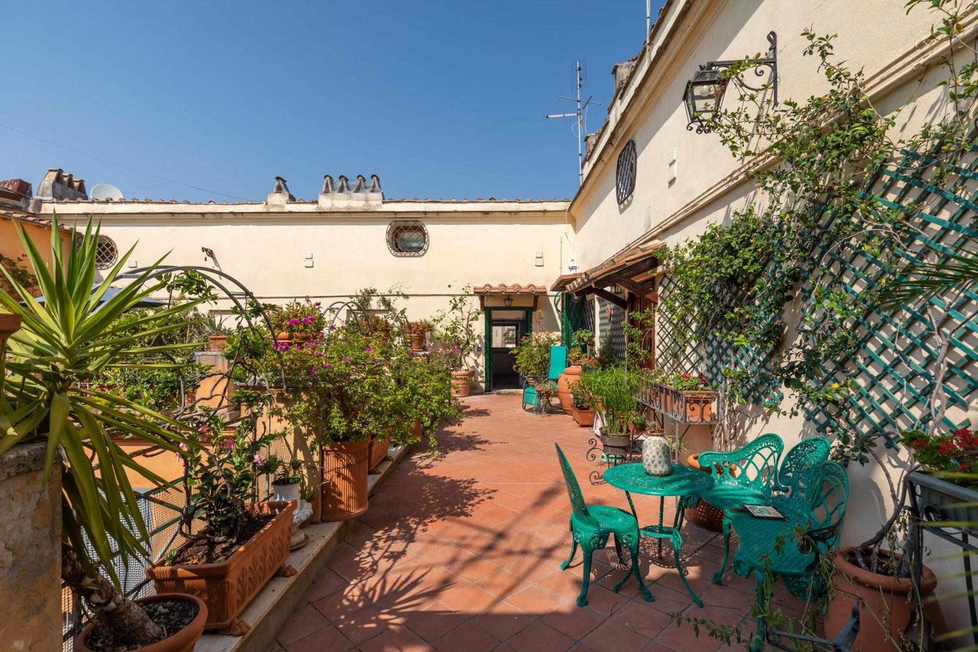Apartment Farnese Stunning Penthouse | Romeloft Rom