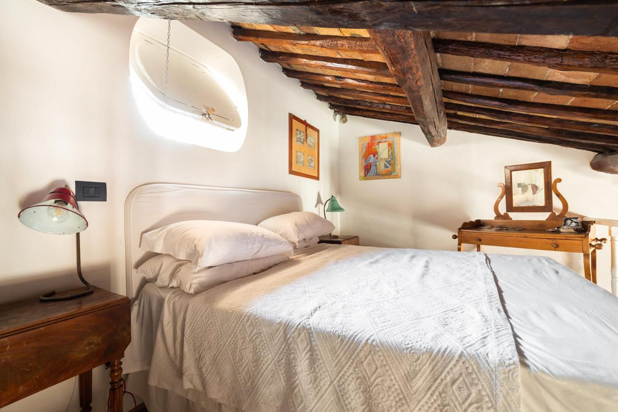 Farnese Stunning Penthouse | Romeloft
